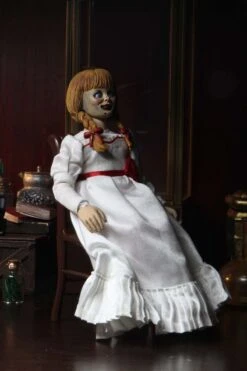 NECA The Conjuring Universe - Annabelle Clothed Actionfigur -Angebote Figuren Store 148936 1