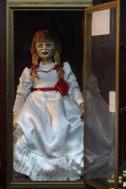NECA The Conjuring Universe - Annabelle Clothed Actionfigur -Angebote Figuren Store 148937 1