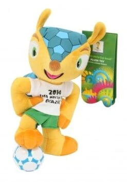 Diverse Fuleco Plüsch Maskottchen 17cm WM 2014 Brasilien (Fuß Auf Ball)