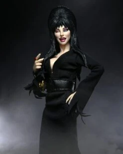 NECA Elvira, Mistress Of The Dark - Clothed Actionfigur -Angebote Figuren Store elvira11 scaled 1