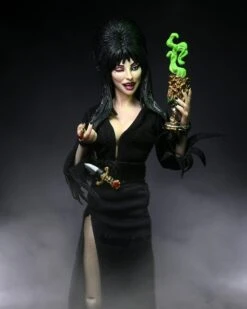 NECA Elvira, Mistress Of The Dark - Clothed Actionfigur -Angebote Figuren Store elvira12 scaled 1