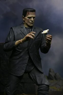 NECA Universal Monster Figur- Ultimate Frankensteins Monster (Color) -Angebote Figuren Store frank18 scaled 1