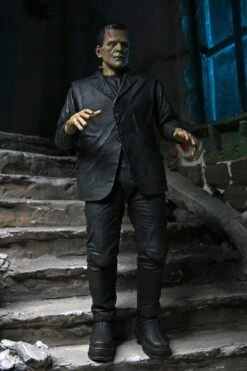 NECA Universal Monster Figur- Ultimate Frankensteins Monster (Color) -Angebote Figuren Store frank2 scaled 1
