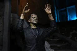 NECA Universal Monster Figur- Ultimate Frankensteins Monster (Color) -Angebote Figuren Store frank6 scaled 1