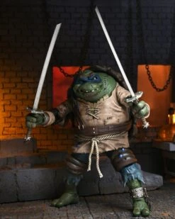NECA Universal Monsters X TMNT - Ultimate Leonardo Als The Hunchback Figur -Angebote Figuren Store leo11 scaled 1