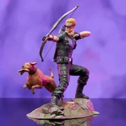 Diamond Select Marvel Gallery - Hawkeye Mit Lucky Dem Pizza-Dog - Statue -Angebote Figuren Store marvel hawkeye gallery 05 60604.1628723307