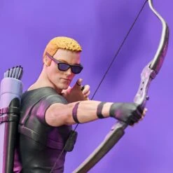 Diamond Select Marvel Gallery - Hawkeye Mit Lucky Dem Pizza-Dog - Statue -Angebote Figuren Store marvel hawkeye gallery 06 62225.1628723307